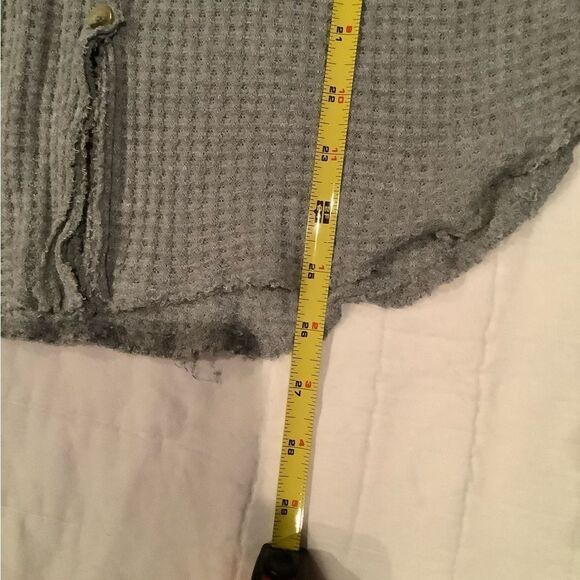 Blu-pepper grey button up and can tie bottom loose fit waffle knit Henley small - Picture 6 of 8